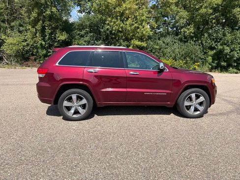 Used 2016 Jeep Grand Cherokee Overland w/ Advanced Technology Group AWD/4WD image 20
