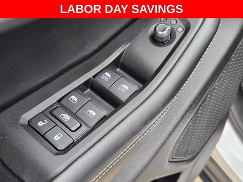 Used 2025 Jeep Grand Cherokee L Laredo RWD image 12