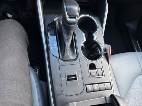 Used 2022 Toyota Highlander Bronze Edition image 17