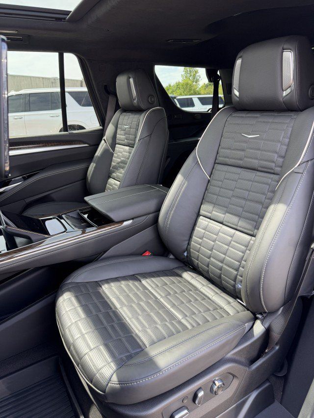 Used 2026 Cadillac Escalade Platinum Sport AWD/4WD image 51