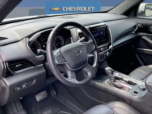 Used 2022 Chevrolet Traverse RS FWD image 17