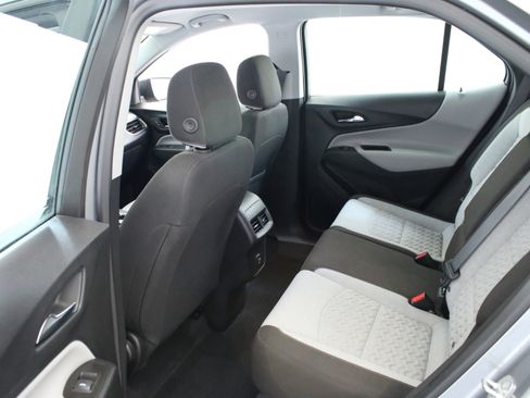 Used 2023 Chevrolet Equinox LS FWD image 25