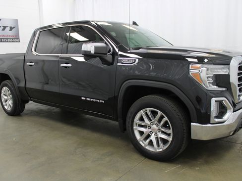 Used 2019 GMC Sierra 1500 SLT w/ SLT Convenience Package AWD/4WD image 4
