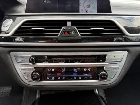 Used 2018 BMW 750Li xDrive AWD/4WD image 39