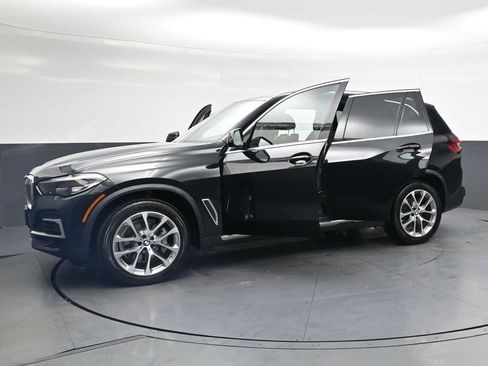 Used 2022 BMW X5 xDrive40i w/ Premium Package AWD/4WD image 34