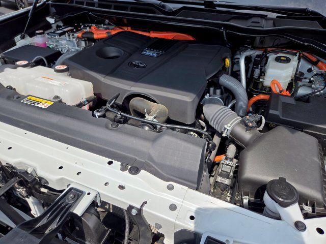 Used 2025 Toyota Sequoia SR5 AWD/4WD image 23