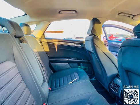 Used 2020 Ford Fusion SE image 29