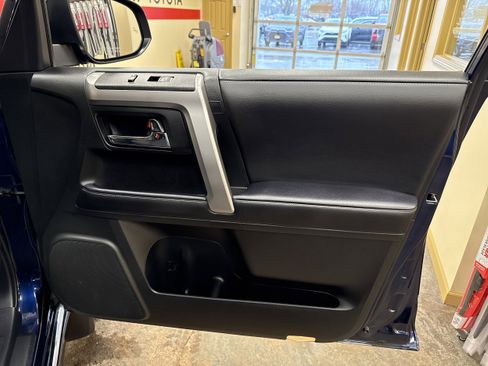 Used 2022 Toyota 4Runner Limited image 17