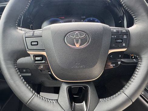 Used 2026 Toyota Crown AWD/4WD image 21