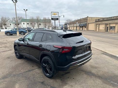 Used 2024 Chevrolet Trax ACTIV w/ Driver Confidence Package image 7