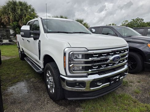 Used 2023 Ford F250 Lariat w/ Chrome Package AWD/4WD image 2