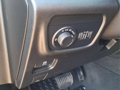 Used 2023 Jeep Grand Cherokee Altitude image 17