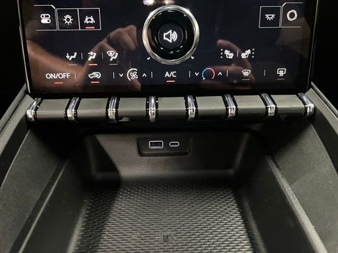 New 2025 GMC Terrain Elevation image 21