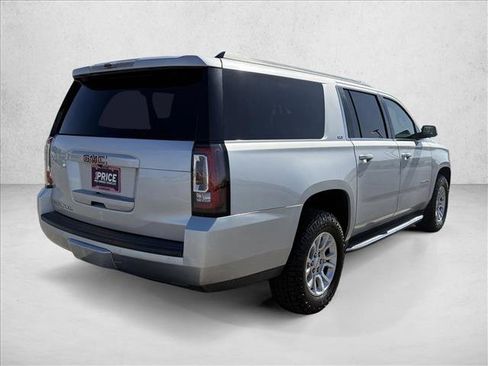 Used 2017 GMC Yukon XL SLT image 5