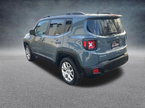 Used 2018 Jeep Renegade Latitude image 3