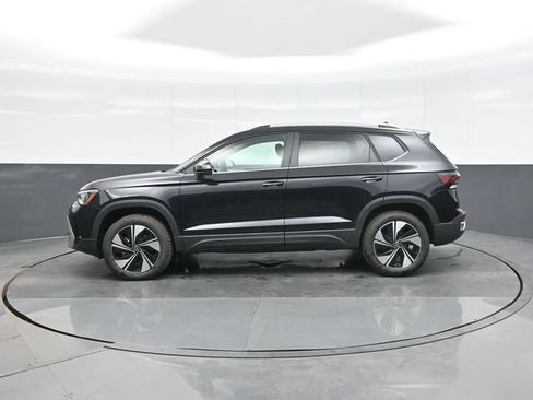 New 2026 Volkswagen Taos SE AWD/4WD image 4