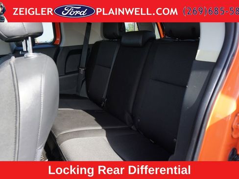 Used 2014 Toyota FJ Cruiser 4WD w/ Convenience Package image 11