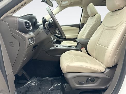 Used 2021 Ford Explorer Platinum w/ Equipment Group 601A AWD/4WD image 11