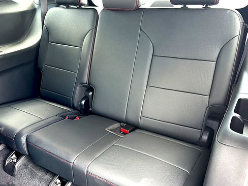 Used 2025 Chevrolet Traverse Z71 AWD/4WD image 21
