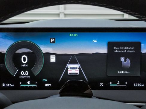 Certified 2026 Genesis GV70 2.5T AWD/4WD image 18