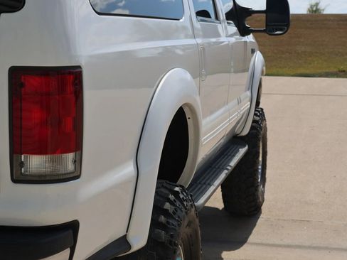 Used 2000 Ford Excursion XLT image 5