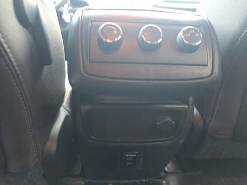 Used 2015 GMC Acadia SLE image 13