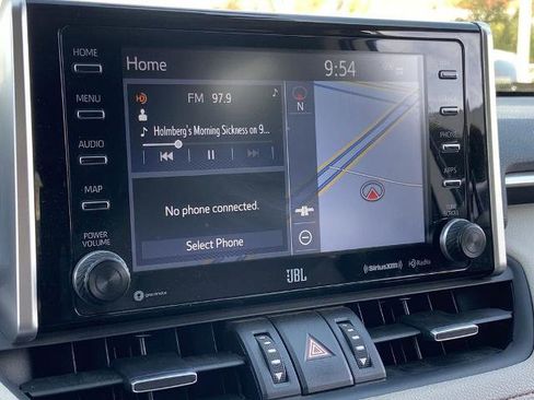 Used 2019 Toyota RAV4 Limited image 9