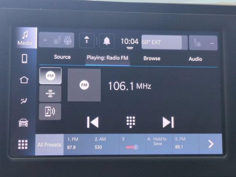 Used 2022 Chrysler Voyager LX FWD image 17