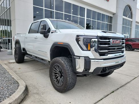 Used 2024 GMC Sierra 2500 SLE w/ SLE Value Package; AWD/4WD image 4
