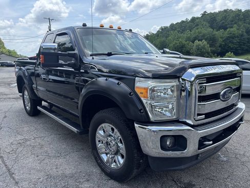 Used 2016 Ford F250 Lariat w/ Chrome Package AWD/4WD image 3