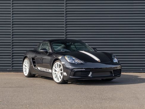Certified 2024 Porsche 718 Cayman image 10