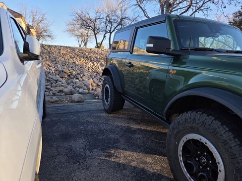 Used 2022 Ford Bronco Badlands image 4