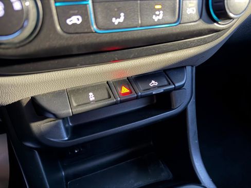 Used 2022 Chevrolet Colorado W/T RWD image 24