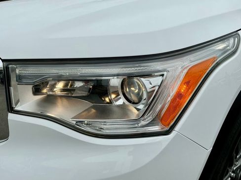 Used 2019 GMC Acadia SLT FWD image 10
