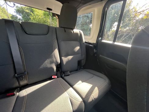 Used 2025 Jeep Wrangler Sahara AWD/4WD image 37