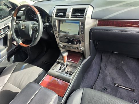 Used 2019 Lexus GX 460 Premium AWD/4WD image 29