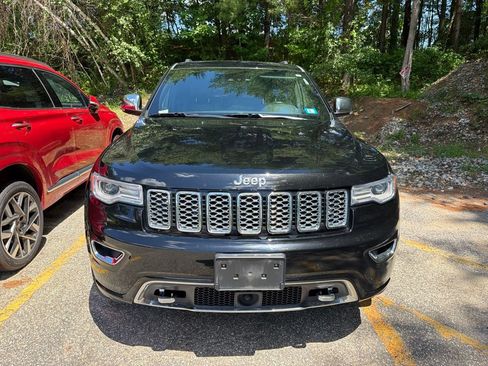 Used 2017 Jeep Grand Cherokee Overland w/ Jeep Active Safety Group AWD/4WD image 6