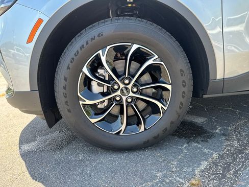 New 2026 Lincoln Nautilus Premier image 16