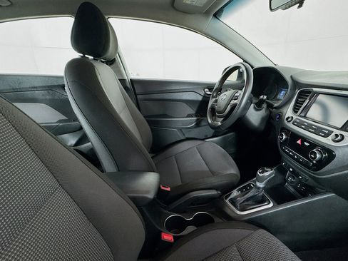 Used 2021 Hyundai Accent Limited image 45