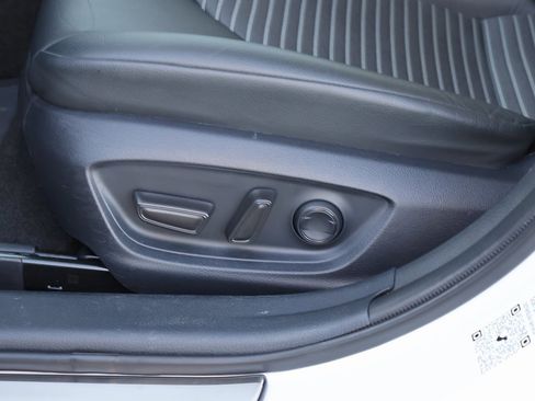 Used 2024 Toyota Camry SE image 23