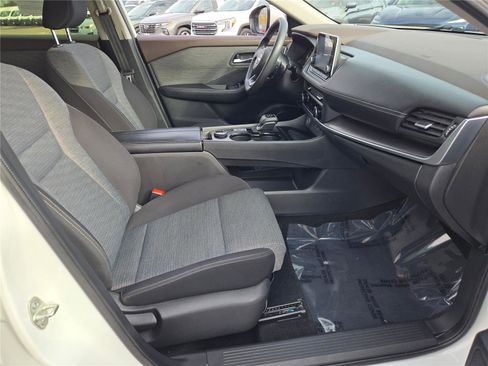 Used 2023 Nissan Rogue SV image 7