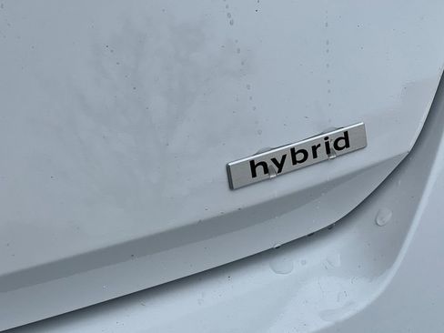 New 2025 Hyundai Elantra SEL image 7