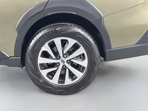 Used 2025 Subaru Outback Premium AWD/4WD image 28