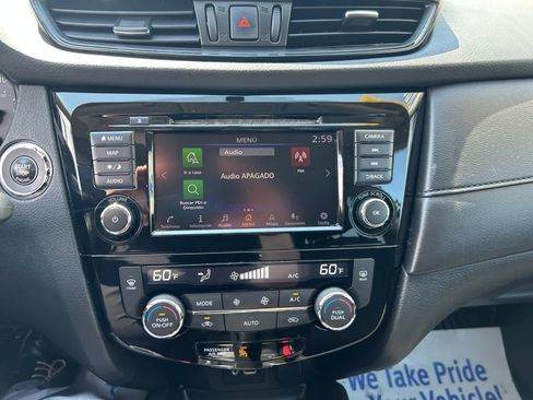 Used 2018 Nissan Rogue SV w/ Premium Package AWD/4WD image 17