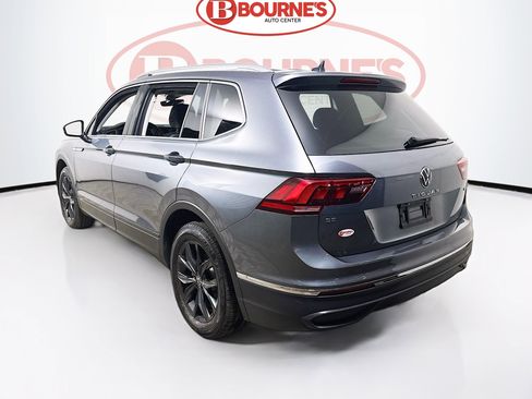 Used 2024 Volkswagen Tiguan SE image 8