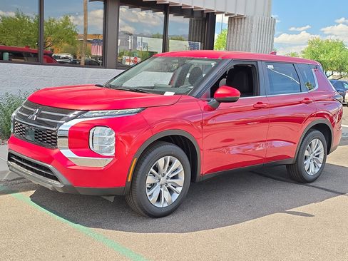 New 2026 Mitsubishi Outlander ES FWD image 3