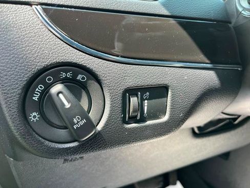 Used 2017 Dodge Grand Caravan SXT w/ Blacktop Package FWD image 23
