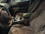 Used 2019 Jeep Grand Cherokee Laredo w/ 18" Wheel & 8.4" Radio Group image 5
