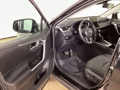Used 2024 Toyota RAV4 XLE w/ Convenience Package AWD/4WD image 9