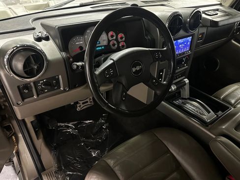 Used 2004 HUMMER H2 w/ Preferred Equipment Group AWD/4WD image 8